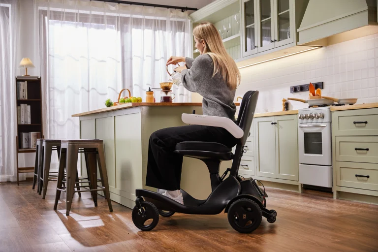 the-Best-Smart-Electric-Folding-Wheelchair